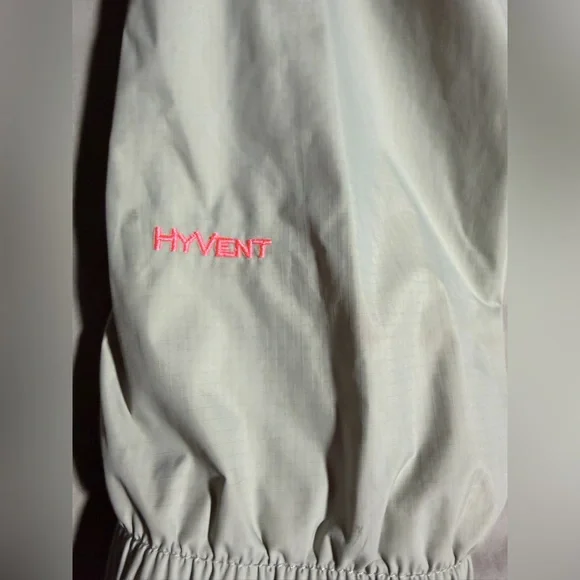 The North Face Women’s XXL Waterproof Windbreaker Jacket – Gray & Pink - Picture 6 of 11